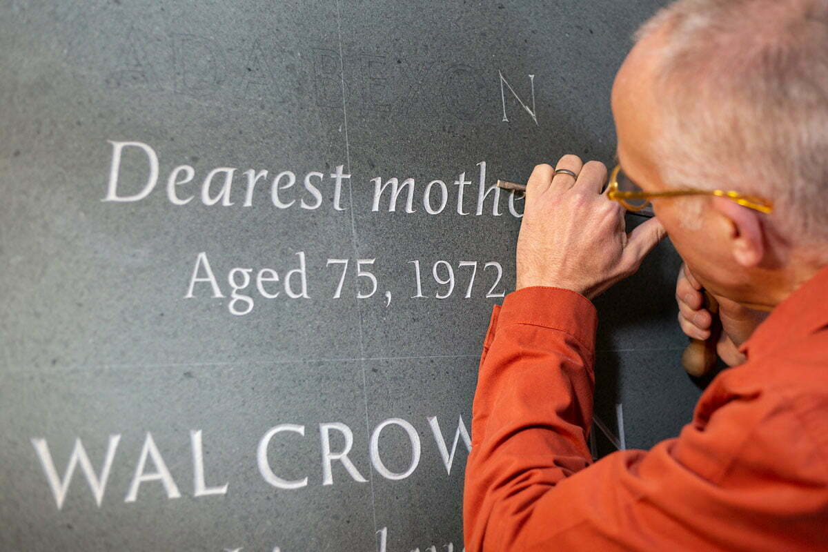 Creating the Perfect Memorial Plaque